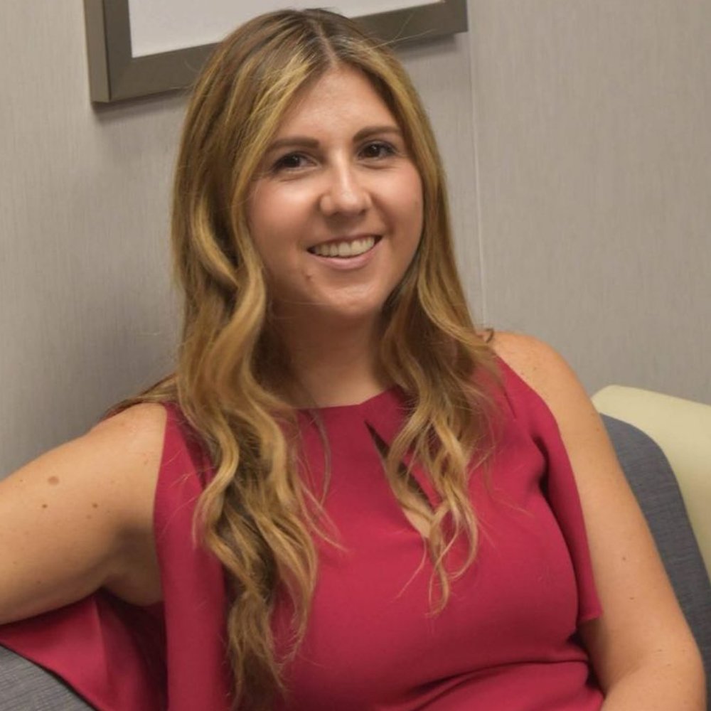 Meet your Posher, Macarena